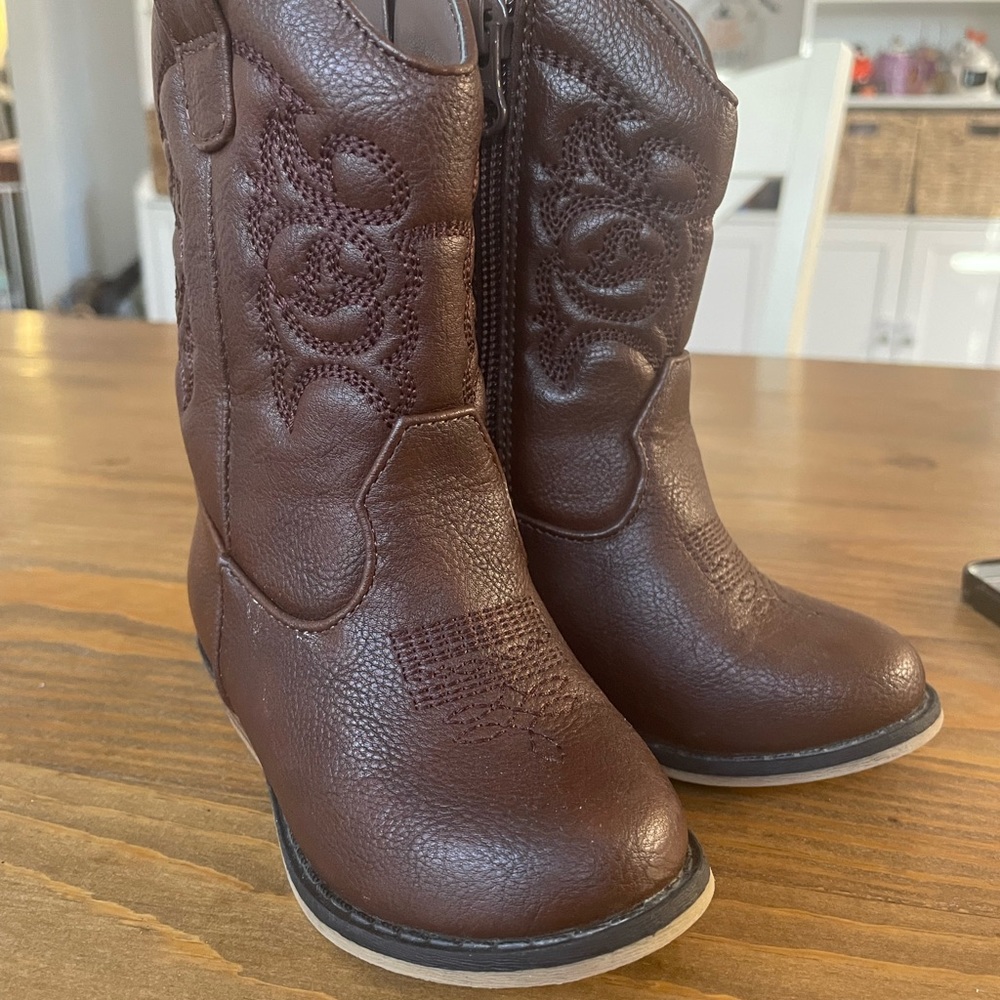 Baby/Toddler girl size 6 cat & jack cowboy boots